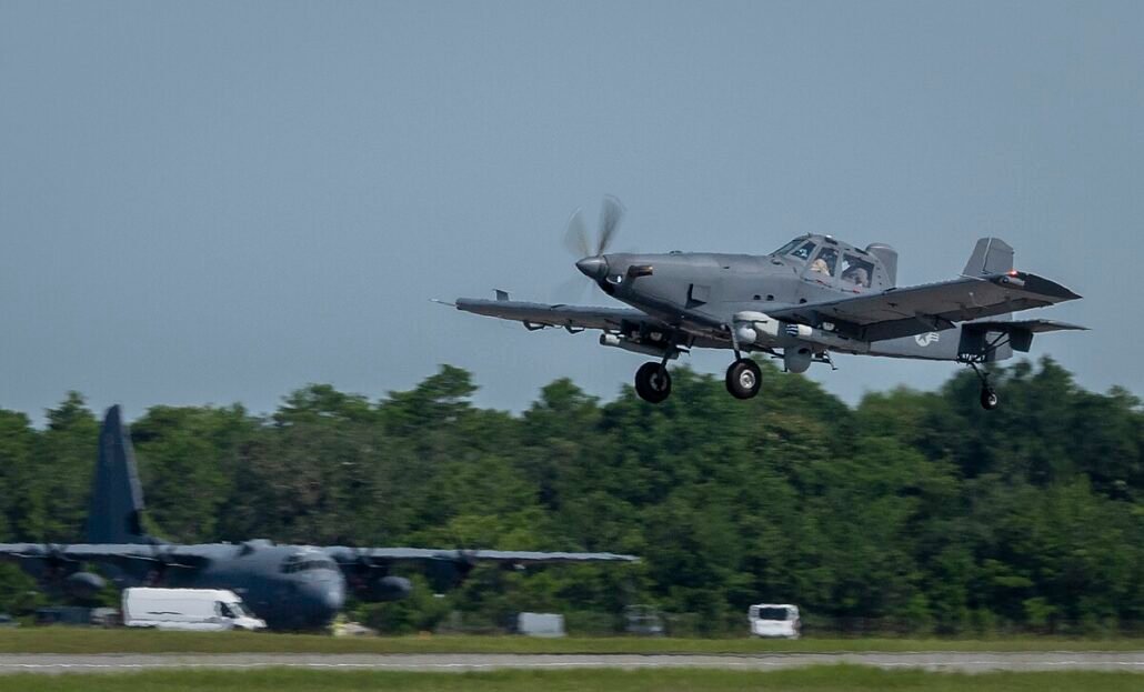 Oklahoma Military Crash: OA-1K Skyraider II Forced Landing